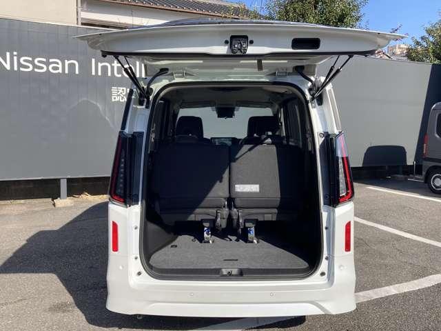 セレナ １．４　ｅ－４ＯＲＣＥ　ハイウェイスターＶ　４ＷＤ　日産コネクトナビ・プロパイロット・ＥＴＣ２．０　レーンキープアシスト　ＬＥＤ　アラウンドモニター　フルオートエアコン　ＥＴＣ　４ＷＤ　両側パワースライドドア　インテリジェントクルーズ　踏み間違い衝突防止（13枚目）