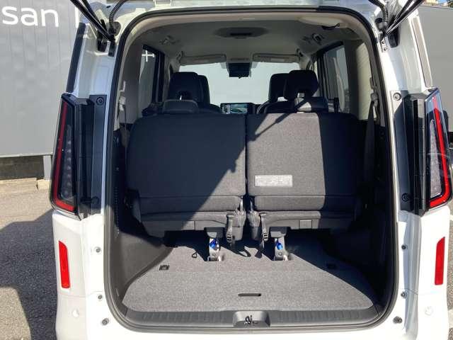 セレナ １．４　ｅ－４ＯＲＣＥ　ハイウェイスターＶ　４ＷＤ　日産コネクトナビ・プロパイロット・ＥＴＣ２．０　レーンキープアシスト　ＬＥＤ　アラウンドモニター　フルオートエアコン　ＥＴＣ　４ＷＤ　両側パワースライドドア　インテリジェントクルーズ　踏み間違い衝突防止（15枚目）