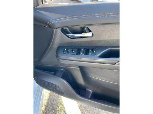 セレナ １．４　ｅ－４ＯＲＣＥ　ハイウェイスターＶ　４ＷＤ　日産コネクトナビ・プロパイロット・ＥＴＣ２．０　レーンキープアシスト　ＬＥＤ　アラウンドモニター　フルオートエアコン　ＥＴＣ　４ＷＤ　両側パワースライドドア　インテリジェントクルーズ　踏み間違い衝突防止（20枚目）