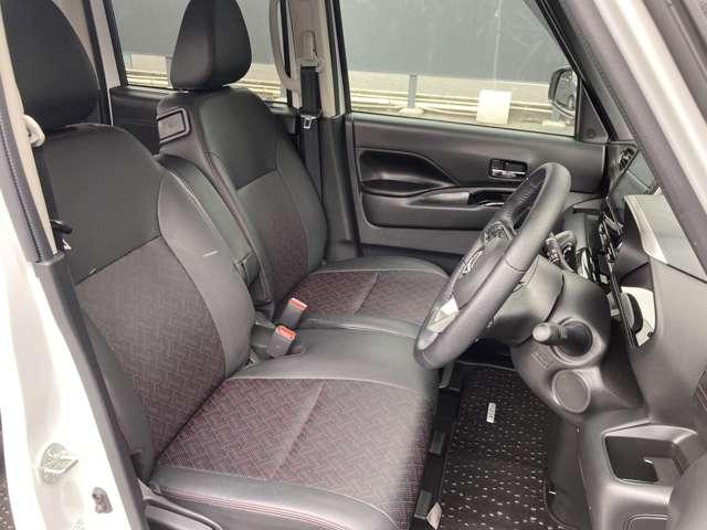 �O�Ȃł��B�Z���^�[�R���\�[���������̂Ŏԓ��ł̍��E�ړ����o���܂��B