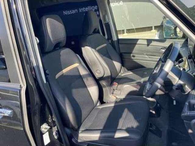 セレナ １．４　ｅ－ＰＯＷＥＲ　ハイウェイスターＶ　寒冷地仕様・ＮＣナビ・アラモニ・前後ドラレ　自動（被害軽減）ブレーキ　ＬＤＰ　追従クルーズ　ＬＥＤランプ　寒冷地仕様　バックモニター　アルミホイール　ドライブレコーダ　ＥＴＣ　記録簿　盗難防止システム　スマートキー　１オナ　オートエアコン（12枚目）