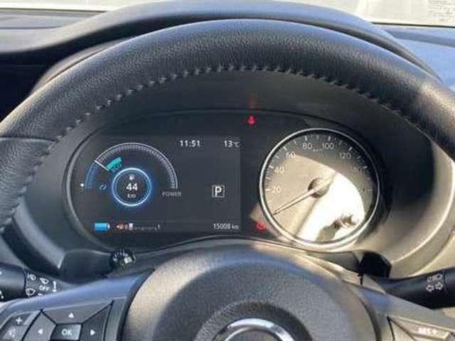 ���F���̍������[�^�[�ł��B�R��A���s�����Ȃǂ��\������܂��B