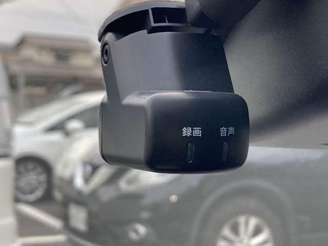 ノート １．２　Ｓ　大画面ナビ・アラウンドビューモニター・前　スマキー　ワンオーナー車　アラウンドモニタ　車線逸脱警報装置　点検記録簿　ドライブレコーダー　ＬＥＤライト　イモビライザー　Ｂカメ　メモリーナビ　ナビＴＶ付き（3枚目）