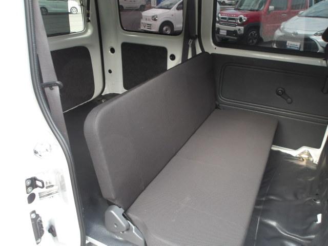 ハイゼットカーゴ セーフティサポート装着車　スライドドア　積み荷の載せれるお車　セーフティサポート装着車　スライドドア　積み荷の載せれるお車　ＣＤプレイヤー装着車　ＡＴ車　ダイハツ　ハイゼットカーゴ　クルーズＳＡ３（16枚目）