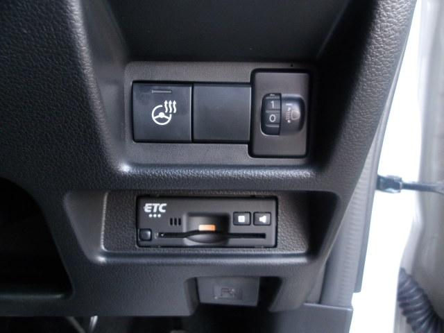 スペーシアギア スズキセーフティサポート装着車　ナビバックカメラ装着車　スペーシアギア　ＸＺターボ　スズキセーフティサポート装着車　軽自動車　電動スライドドア　ナビバックカメラ装着車　ツートンルーフ　ＥＴＣ装着車（13枚目）