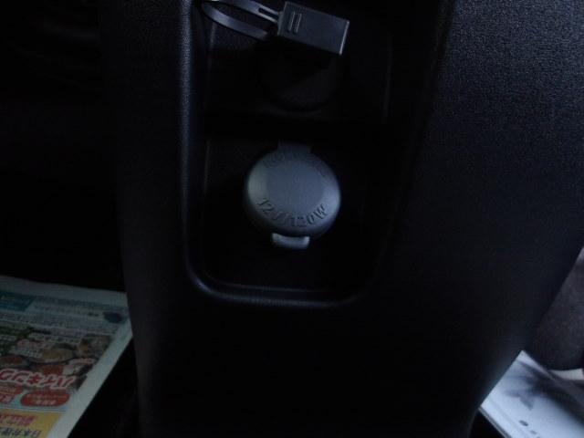 スペーシアギア スズキセーフティサポート装着車　ナビバックカメラ装着車　スペーシアギア　ＸＺターボ　スズキセーフティサポート装着車　軽自動車　電動スライドドア　ナビバックカメラ装着車　ツートンルーフ　ＥＴＣ装着車（19枚目）