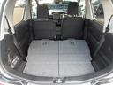 後席を倒すと荷室が広がります