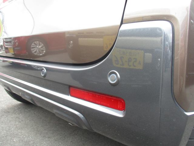 後退時ブレーキサポートも搭載です！障害物に反応して距離感もブザーで教えてくれます。