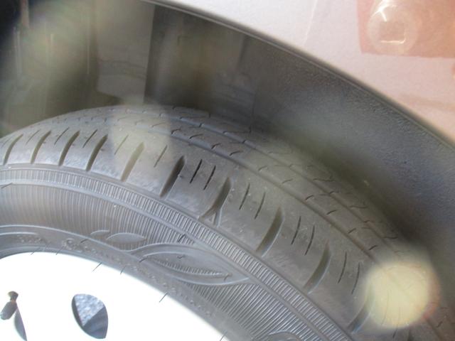 リヤタイヤの状態です。