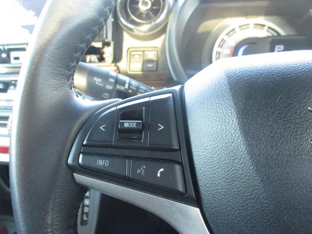 ステアリングスイッチ。運転中でも片手で純正ナビやオーディオの操作も出来ます♪