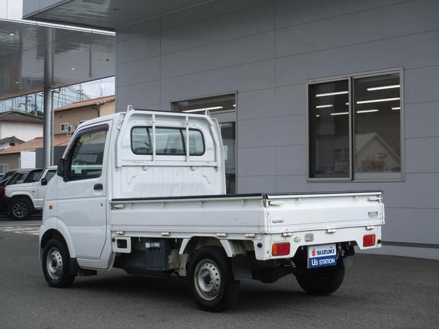 キャリイトラック ＫＣ　エアコン・パワステ　ＤＡ６３Ｔ　９型　パートタイム４ＷＤ　５速マニュアル　スピーカー付きラジオ　リヤゲートチェーン　マニュアルエアコン　パワステ　車検整備渡し（10枚目）