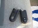 車両キーは携帯に便利なリモコン式です。スペアも付いています。