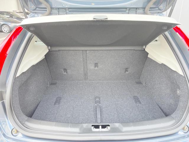 クロスカントリー T5 AWDクラシックエディション 認定中古車 本革シート インテリセーフ 衝突被害軽減ブレーキ レーダークルーズ 禁煙車 (メモリー機能付き)パワーシート 純正ナビ バックカメラ bluetooth HIDヘッドライト(18枚目)