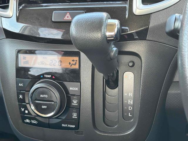 デリカＤ：２ 　ドライブレコーダー　ＥＴＣ　バックカメラ　ナビ　ＴＶ　両側電動スライドドア　オートライト　ＨＩＤ　スマートキー　電動格納ミラー　ウォークスルー　ＣＶＴ　アルミホイール　ＣＤ　ＤＶＤ再生　ＵＳＢ（7枚目）