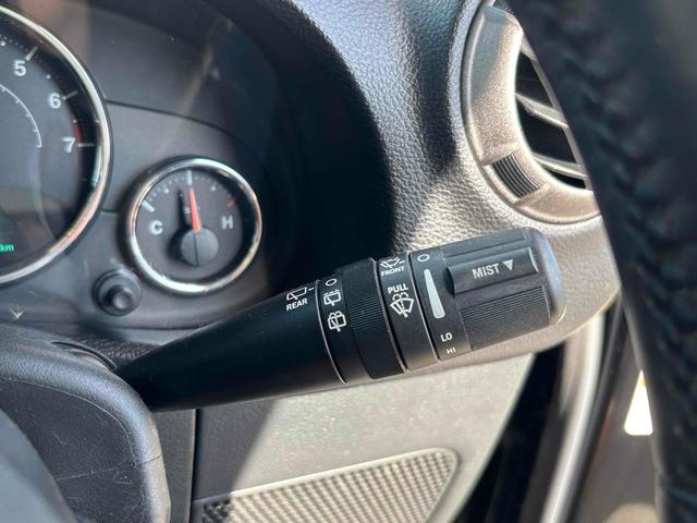 ジープ・ラングラーアンリミテッド スポーツ　４ＷＤ　ＥＴＣ　バックカメラ　オートクルーズコントロール　ナビ　ＴＶ　アルミホイール　ＡＴ　盗難防止システム　ＣＤ　ＤＶＤ再生　ＵＳＢ　Ｂｌｕｅｔｏｏｔｈ　ＡＢＳ　ＥＳＣ　エアコン　パワーウィンドウ（9枚目）
