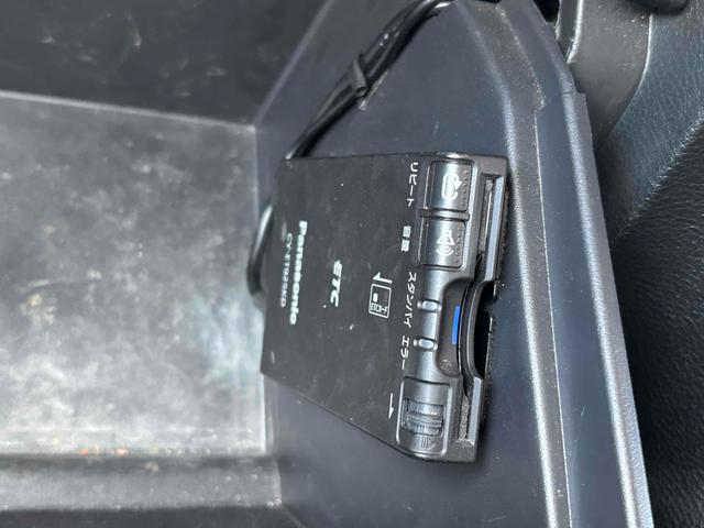 ジープ・ラングラーアンリミテッド スポーツ　４ＷＤ　ＥＴＣ　バックカメラ　オートクルーズコントロール　ナビ　ＴＶ　アルミホイール　ＡＴ　盗難防止システム　ＣＤ　ＤＶＤ再生　ＵＳＢ　Ｂｌｕｅｔｏｏｔｈ　ＡＢＳ　ＥＳＣ　エアコン　パワーウィンドウ（10枚目）