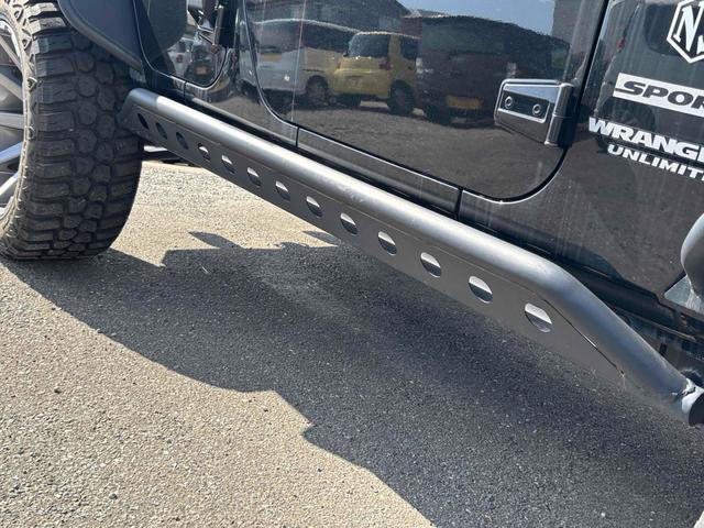 ジープ・ラングラーアンリミテッド スポーツ　４ＷＤ　ＥＴＣ　バックカメラ　オートクルーズコントロール　ナビ　ＴＶ　アルミホイール　ＡＴ　盗難防止システム　ＣＤ　ＤＶＤ再生　ＵＳＢ　Ｂｌｕｅｔｏｏｔｈ　ＡＢＳ　ＥＳＣ　エアコン　パワーウィンドウ（36枚目）