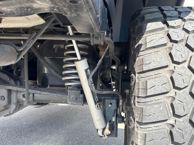 ジープ・ラングラーアンリミテッド スポーツ　４ＷＤ　ＥＴＣ　バックカメラ　オートクルーズコントロール　ナビ　ＴＶ　アルミホイール　ＡＴ　盗難防止システム　ＣＤ　ＤＶＤ再生　ＵＳＢ　Ｂｌｕｅｔｏｏｔｈ　ＡＢＳ　ＥＳＣ　エアコン　パワーウィンドウ（39枚目）
