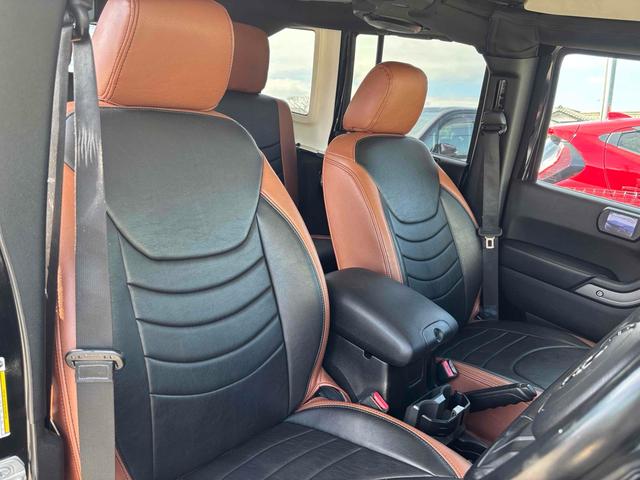 ジープ・ラングラーアンリミテッド スポーツ　４ＷＤ　ＥＴＣ　バックカメラ　オートクルーズコントロール　ナビ　ＴＶ　アルミホイール　ＡＴ　盗難防止システム　ＣＤ　ＤＶＤ再生　ＵＳＢ　Ｂｌｕｅｔｏｏｔｈ　ＡＢＳ　ＥＳＣ　エアコン　パワーウィンドウ（41枚目）
