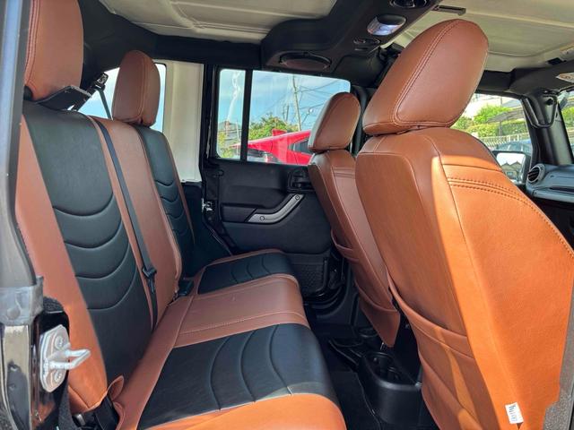 ジープ・ラングラーアンリミテッド スポーツ　４ＷＤ　ＥＴＣ　バックカメラ　オートクルーズコントロール　ナビ　ＴＶ　アルミホイール　ＡＴ　盗難防止システム　ＣＤ　ＤＶＤ再生　ＵＳＢ　Ｂｌｕｅｔｏｏｔｈ　ＡＢＳ　ＥＳＣ　エアコン　パワーウィンドウ（44枚目）