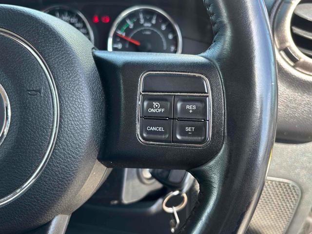 ジープ・ラングラーアンリミテッド スポーツ　４ＷＤ　ＥＴＣ　バックカメラ　オートクルーズコントロール　ナビ　ＴＶ　アルミホイール　ＡＴ　盗難防止システム　ＣＤ　ＤＶＤ再生　ＵＳＢ　Ｂｌｕｅｔｏｏｔｈ　ＡＢＳ　ＥＳＣ　エアコン　パワーウィンドウ（49枚目）