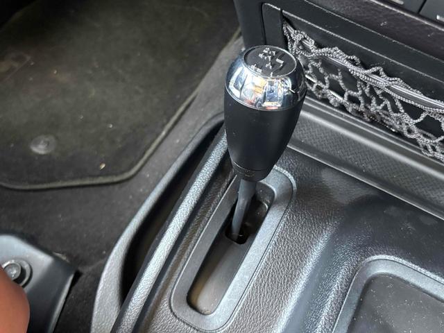 ジープ・ラングラーアンリミテッド スポーツ　４ＷＤ　ＥＴＣ　バックカメラ　オートクルーズコントロール　ナビ　ＴＶ　アルミホイール　ＡＴ　盗難防止システム　ＣＤ　ＤＶＤ再生　ＵＳＢ　Ｂｌｕｅｔｏｏｔｈ　ＡＢＳ　ＥＳＣ　エアコン　パワーウィンドウ（53枚目）