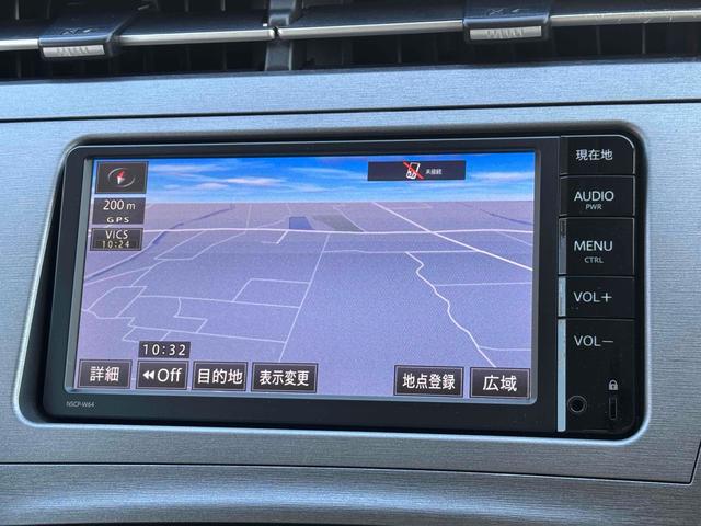 プリウス Ｓ　ドライブレコーダー　ＥＴＣ　バックカメラ　ナビ　ＴＶ　アルミホイール　オートライト　ＨＩＤ　スマートキー　電動格納ミラー　ＣＶＴ　盗難防止システム　衝突安全ボディ　ＡＢＳ　ＥＳＣ　ＣＤ（4枚目）