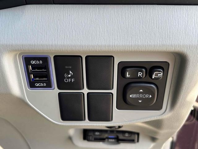 プリウス Ｓ　ドライブレコーダー　ＥＴＣ　バックカメラ　ナビ　ＴＶ　アルミホイール　オートライト　ＨＩＤ　スマートキー　電動格納ミラー　ＣＶＴ　盗難防止システム　衝突安全ボディ　ＡＢＳ　ＥＳＣ　ＣＤ（10枚目）