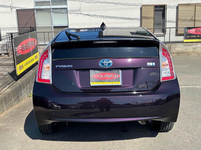 プリウス Ｓ　ドライブレコーダー　ＥＴＣ　バックカメラ　ナビ　ＴＶ　アルミホイール　オートライト　ＨＩＤ　スマートキー　電動格納ミラー　ＣＶＴ　盗難防止システム　衝突安全ボディ　ＡＢＳ　ＥＳＣ　ＣＤ（17枚目）