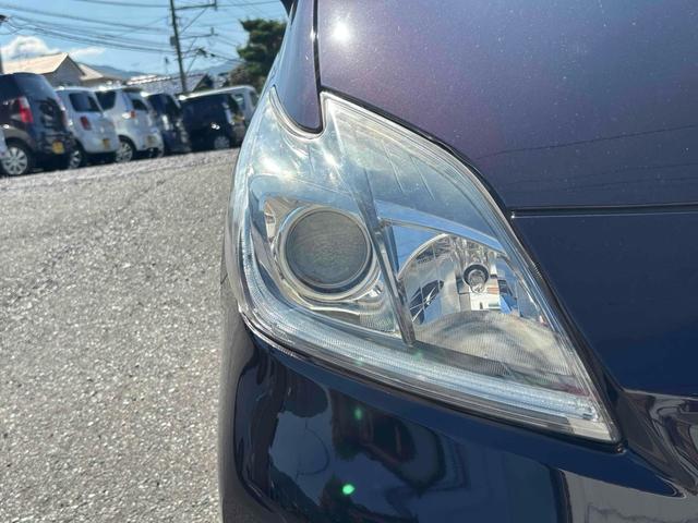プリウス Ｓ　ドライブレコーダー　ＥＴＣ　バックカメラ　ナビ　ＴＶ　アルミホイール　オートライト　ＨＩＤ　スマートキー　電動格納ミラー　ＣＶＴ　盗難防止システム　衝突安全ボディ　ＡＢＳ　ＥＳＣ　ＣＤ（27枚目）