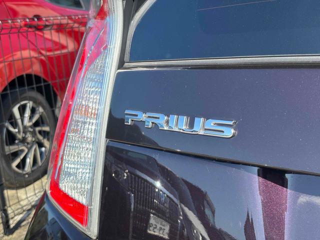 プリウス Ｓ　ドライブレコーダー　ＥＴＣ　バックカメラ　ナビ　ＴＶ　アルミホイール　オートライト　ＨＩＤ　スマートキー　電動格納ミラー　ＣＶＴ　盗難防止システム　衝突安全ボディ　ＡＢＳ　ＥＳＣ　ＣＤ（34枚目）