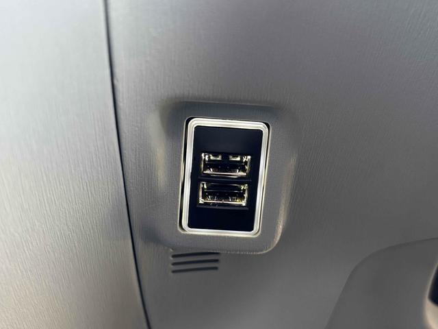 プリウス Ｓ　ドライブレコーダー　ＥＴＣ　バックカメラ　ナビ　ＴＶ　アルミホイール　オートライト　ＨＩＤ　スマートキー　電動格納ミラー　ＣＶＴ　盗難防止システム　衝突安全ボディ　ＡＢＳ　ＥＳＣ　ＣＤ（47枚目）