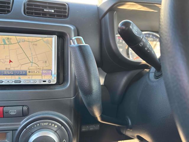 ムーヴコンテ カスタム　Ｘ　ＥＴＣ　ナビ　ＴＶ　ＨＩＤ　スマートキー　アイドリングストップ　電動格納ミラー　ベンチシート　ＣＶＴ　盗難防止システム　ＡＢＳ　ＣＤ　衝突安全ボディ　エアコン　パワーステアリング　パワーウィンドウ（7枚目）