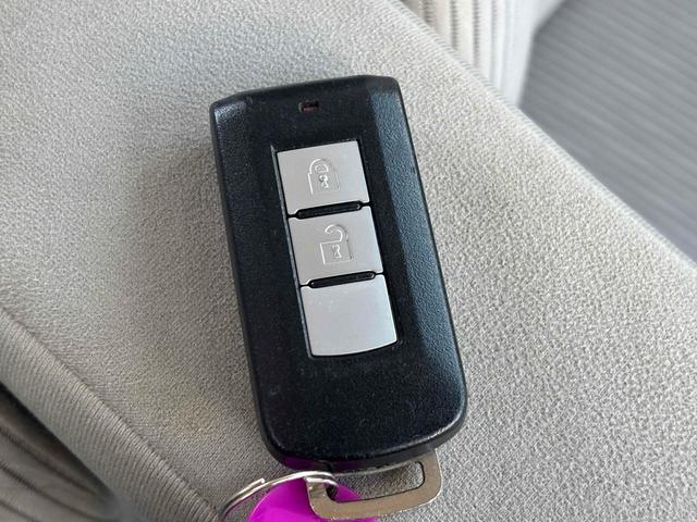 ｅＫワゴン Ｇ　バックカメラ　スマートキー　アイドリングストップ　電動格納ミラー　ベンチシート　ＣＶＴ　盗難防止システム　ＡＢＳ　ＣＤ　ミュージックプレイヤー接続可　アルミホイール　衝突安全ボディ　エアコン（11枚目）