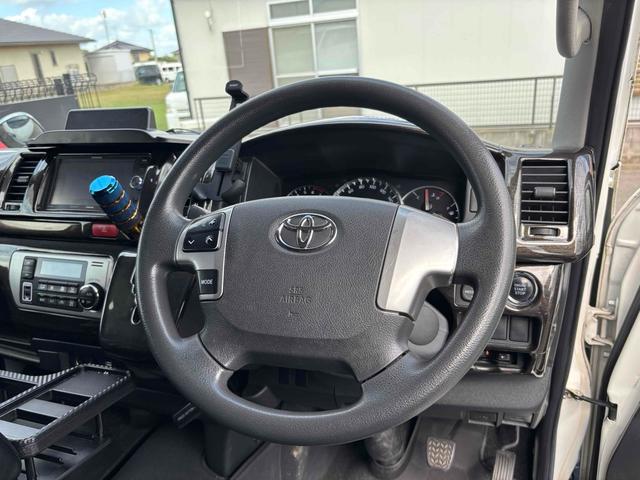 ハイエースバン ロングスーパーＧＬ　ドライブレコーダー　ＥＴＣ　バックカメラ　ナビ　ＴＶ　両側スライドドア　オートライト　スマートキー　電動格納ミラー　ＡＴ　アルミホイール　ＣＤ　ＤＶＤ再生　ＵＳＢ　Ｂｌｕｅｔｏｏｔｈ　エアコン（3枚目）