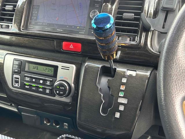 ハイエースバン ロングスーパーＧＬ　ドライブレコーダー　ＥＴＣ　バックカメラ　ナビ　ＴＶ　両側スライドドア　オートライト　スマートキー　電動格納ミラー　ＡＴ　アルミホイール　ＣＤ　ＤＶＤ再生　ＵＳＢ　Ｂｌｕｅｔｏｏｔｈ　エアコン（7枚目）