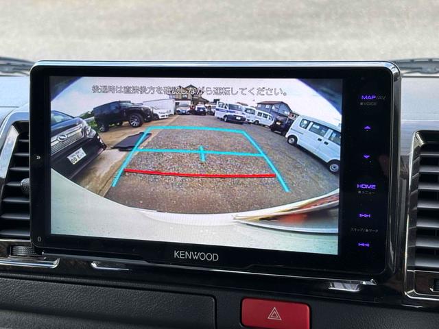 ハイエースバン スーパーＧＬ　ダークプライムＩＩ　ＥＴＣ　バックカメラ　ナビ　ＴＶ　クリアランスソナー　レーンアシスト　衝突被害軽減システム　両側電動スライドドア　オートマチックハイビーム　オートライト　アルミホイール　スマートキー　後席モニター（7枚目）