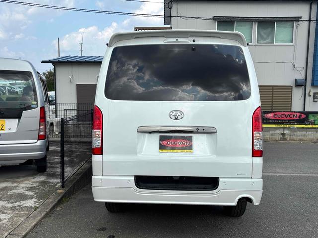 ハイエースバン スーパーＧＬ　ダークプライムＩＩ　ＥＴＣ　バックカメラ　ナビ　ＴＶ　クリアランスソナー　レーンアシスト　衝突被害軽減システム　両側電動スライドドア　オートマチックハイビーム　オートライト　アルミホイール　スマートキー　後席モニター（21枚目）