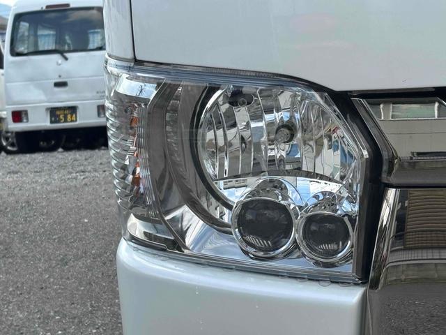 ハイエースバン スーパーＧＬ　ダークプライムＩＩ　ＥＴＣ　バックカメラ　ナビ　ＴＶ　クリアランスソナー　レーンアシスト　衝突被害軽減システム　両側電動スライドドア　オートマチックハイビーム　オートライト　アルミホイール　スマートキー　後席モニター（24枚目）