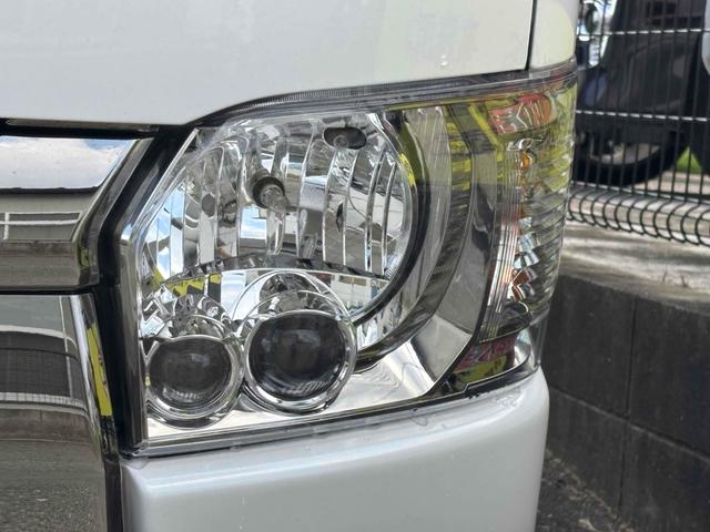 ハイエースバン スーパーＧＬ　ダークプライムＩＩ　ＥＴＣ　バックカメラ　ナビ　ＴＶ　クリアランスソナー　レーンアシスト　衝突被害軽減システム　両側電動スライドドア　オートマチックハイビーム　オートライト　アルミホイール　スマートキー　後席モニター（25枚目）