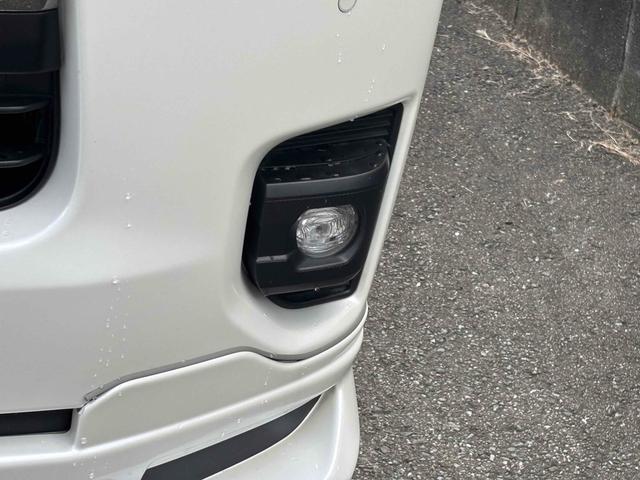 ハイエースバン スーパーＧＬ　ダークプライムＩＩ　ＥＴＣ　バックカメラ　ナビ　ＴＶ　クリアランスソナー　レーンアシスト　衝突被害軽減システム　両側電動スライドドア　オートマチックハイビーム　オートライト　アルミホイール　スマートキー　後席モニター（27枚目）