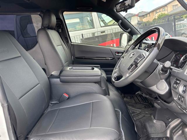 ハイエースバン スーパーＧＬ　ダークプライムＩＩ　ＥＴＣ　バックカメラ　ナビ　ＴＶ　クリアランスソナー　レーンアシスト　衝突被害軽減システム　両側電動スライドドア　オートマチックハイビーム　オートライト　アルミホイール　スマートキー　後席モニター（39枚目）