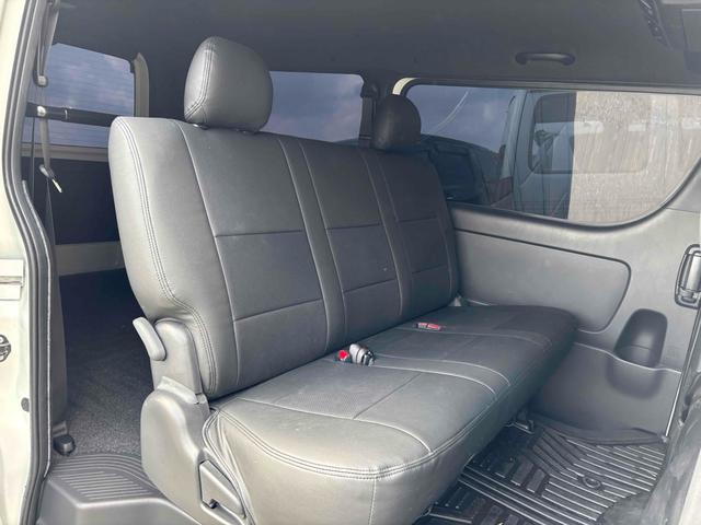 ハイエースバン スーパーＧＬ　ダークプライムＩＩ　ＥＴＣ　バックカメラ　ナビ　ＴＶ　クリアランスソナー　レーンアシスト　衝突被害軽減システム　両側電動スライドドア　オートマチックハイビーム　オートライト　アルミホイール　スマートキー　後席モニター（40枚目）