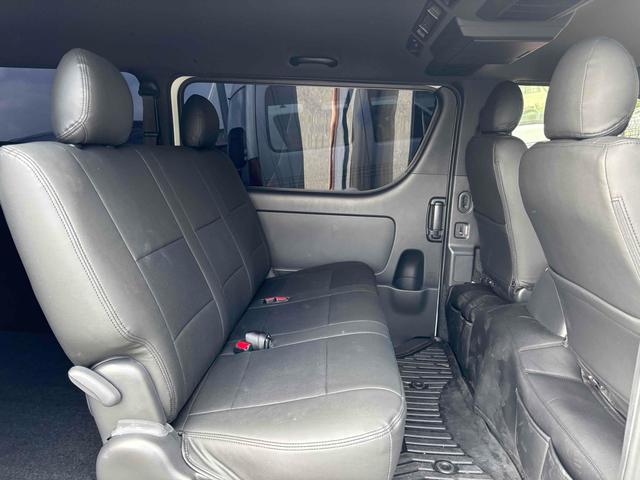 ハイエースバン スーパーＧＬ　ダークプライムＩＩ　ＥＴＣ　バックカメラ　ナビ　ＴＶ　クリアランスソナー　レーンアシスト　衝突被害軽減システム　両側電動スライドドア　オートマチックハイビーム　オートライト　アルミホイール　スマートキー　後席モニター（41枚目）