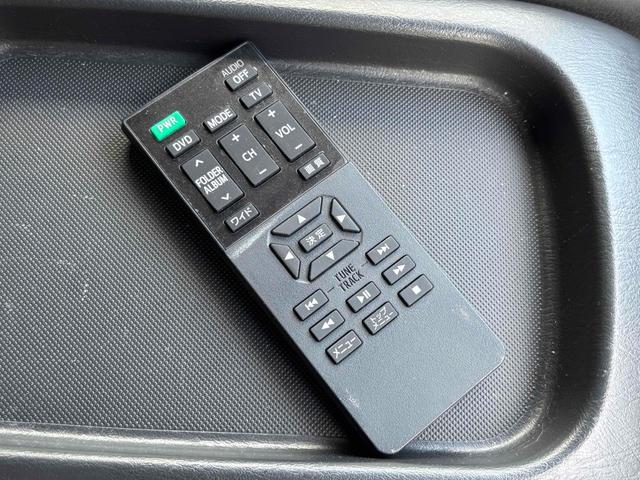 ハイエースバン スーパーＧＬ　ダークプライムＩＩ　ＥＴＣ　バックカメラ　ナビ　ＴＶ　クリアランスソナー　レーンアシスト　衝突被害軽減システム　両側電動スライドドア　オートマチックハイビーム　オートライト　アルミホイール　スマートキー　後席モニター（63枚目）