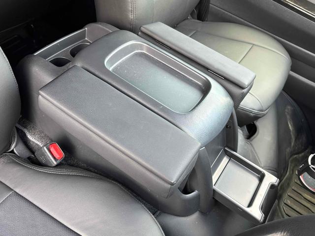 ハイエースバン スーパーＧＬ　ダークプライムＩＩ　ＥＴＣ　バックカメラ　ナビ　ＴＶ　クリアランスソナー　レーンアシスト　衝突被害軽減システム　両側電動スライドドア　オートマチックハイビーム　オートライト　アルミホイール　スマートキー　後席モニター（70枚目）