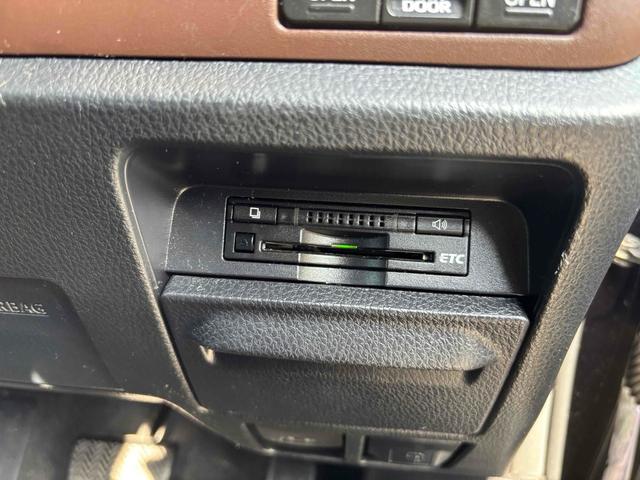 エスクァイア ハイブリッドＧｉ　ＥＴＣ　バックカメラ　ナビ　ＴＶ　オートクルーズコントロール　両側電動スライドドア　オートライト　ＬＥＤヘッドランプ　スマートキー　アイドリングストップ　電動格納ミラー　シートヒーター　３列シート（10枚目）