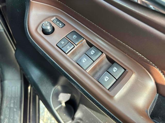 エスクァイア ハイブリッドＧｉ　ＥＴＣ　バックカメラ　ナビ　ＴＶ　オートクルーズコントロール　両側電動スライドドア　オートライト　ＬＥＤヘッドランプ　スマートキー　アイドリングストップ　電動格納ミラー　シートヒーター　３列シート（47枚目）