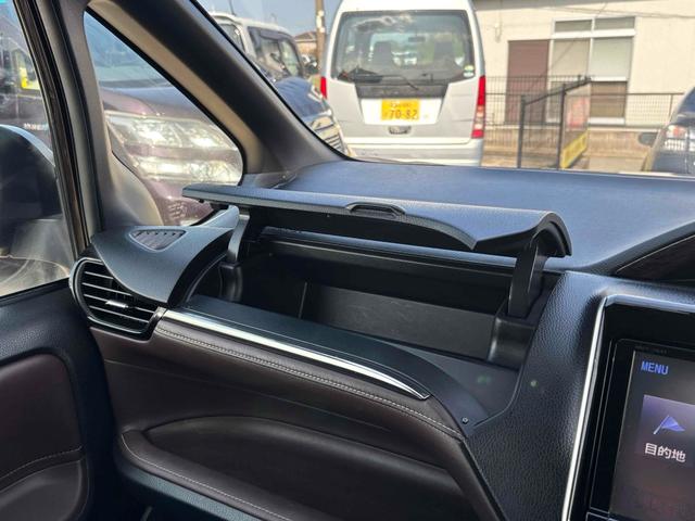 エスクァイア ハイブリッドＧｉ　ＥＴＣ　バックカメラ　ナビ　ＴＶ　オートクルーズコントロール　両側電動スライドドア　オートライト　ＬＥＤヘッドランプ　スマートキー　アイドリングストップ　電動格納ミラー　シートヒーター　３列シート（55枚目）