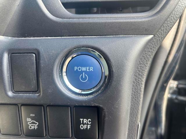 ヴォクシー ハイブリッドＶ　ＥＴＣ　バックカメラ　ナビ　ＴＶ　オートクルーズコントロール　両側電動スライドドア　オートライト　ＬＥＤヘッドランプ　エアロ　スマートキー　電動格納ミラー　シートヒーター　後席モニター　３列シート（7枚目）